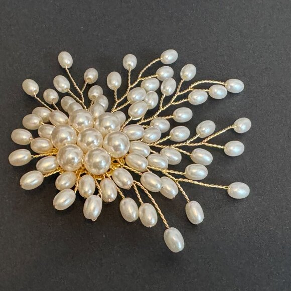 Handmade Gold Tone Wire French Style Faux Pearl Pin Brooch - Picture 5 of 7